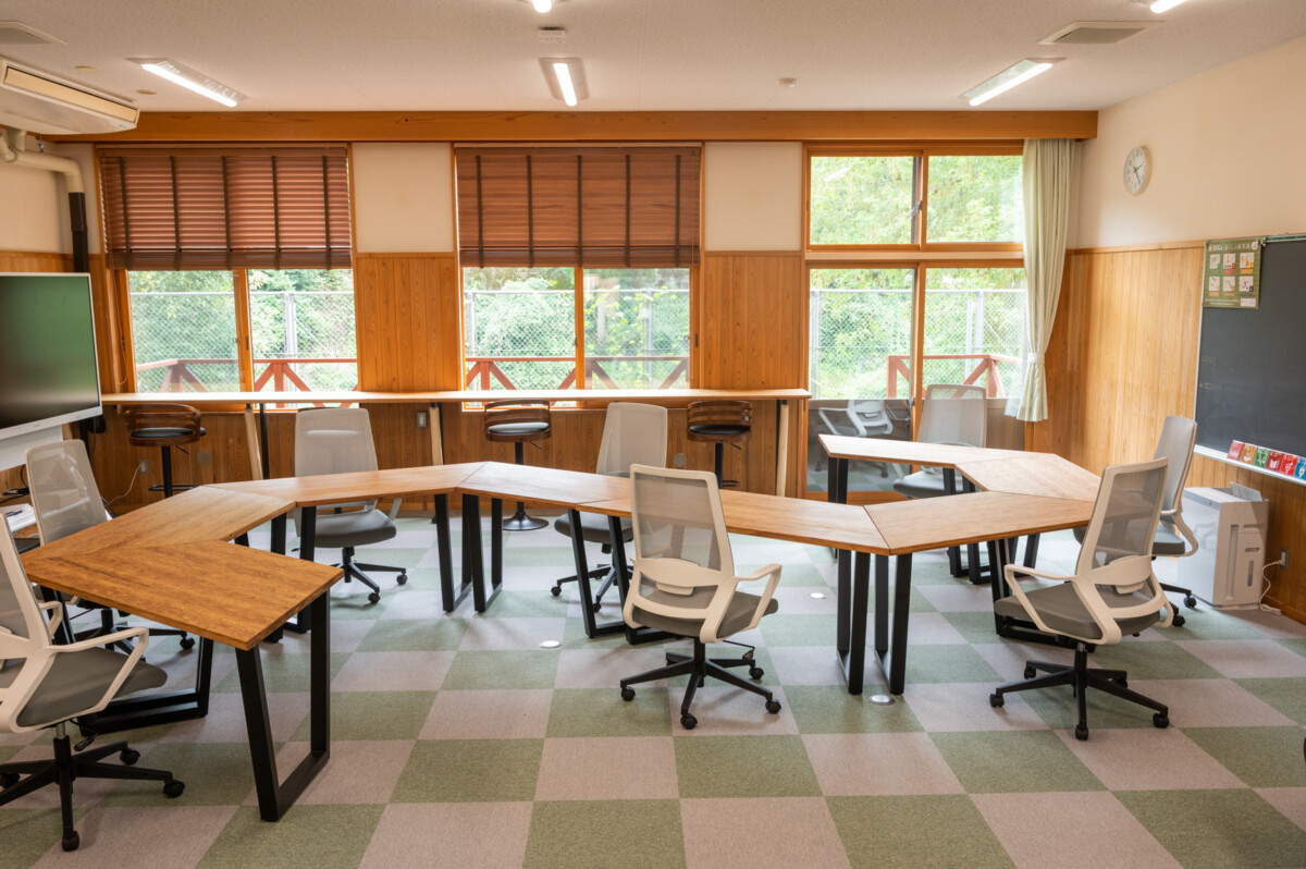 北山天然出絞丸太圧密合板　６角形テーブル